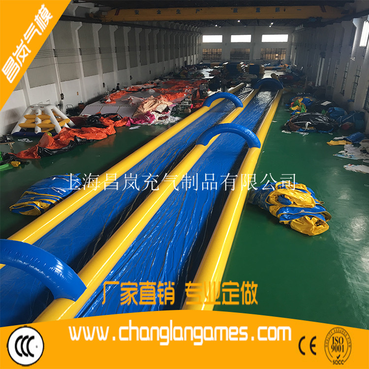 充氣城市滑道火爆廣場運(yùn)動項目 單層雙滑道充氣水滑道 inflatable water slide for kids and adult